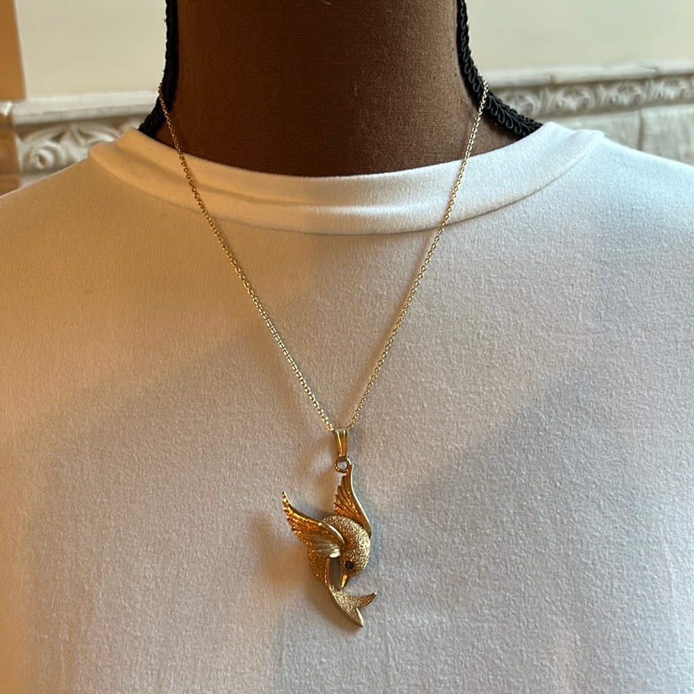 Sarah Coventry Signed Dove in Flight Gold Necklace 1960’s